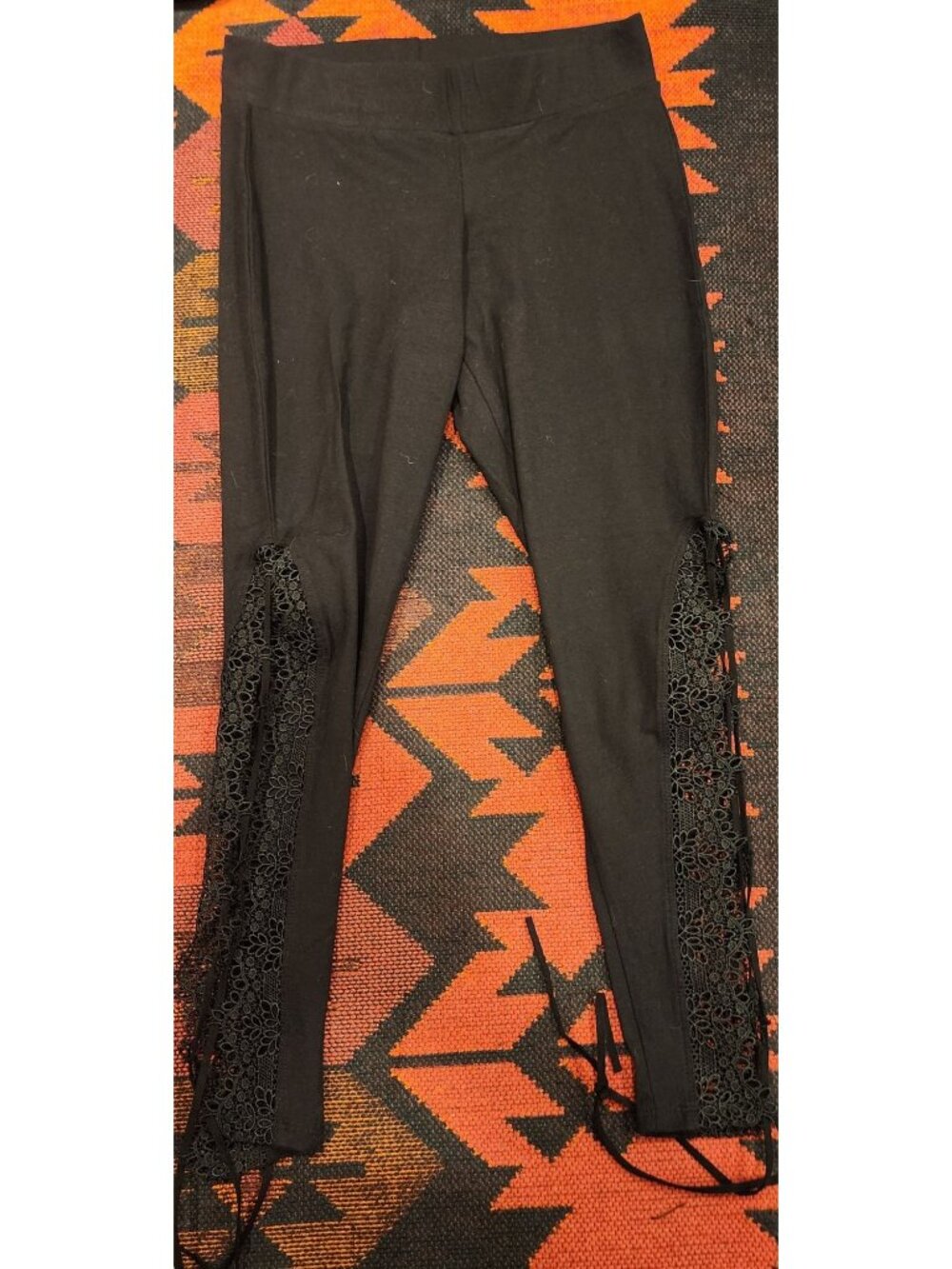 NEW Torrid Black Lace-Up Detail Leggings Size 00 Floral Crochet Lace Accents